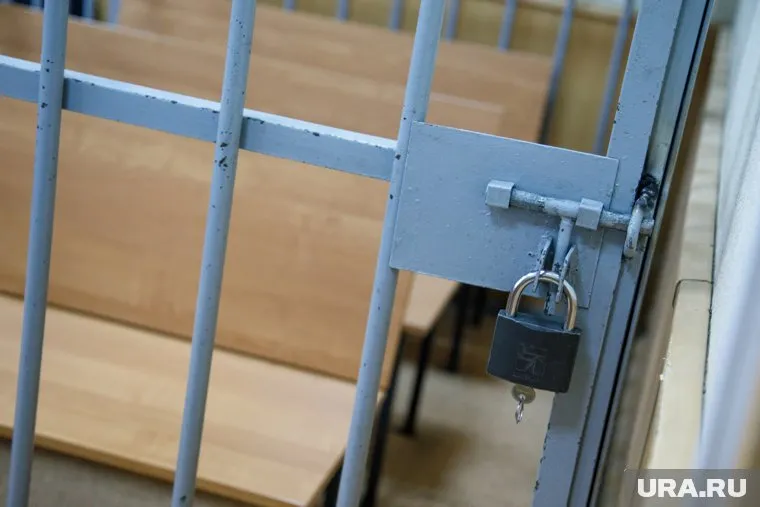 Директор гимназии не признает свою вину