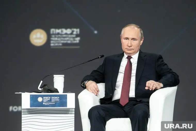 Владимир Путин отметил, что не ощущает жесткости от российской власти