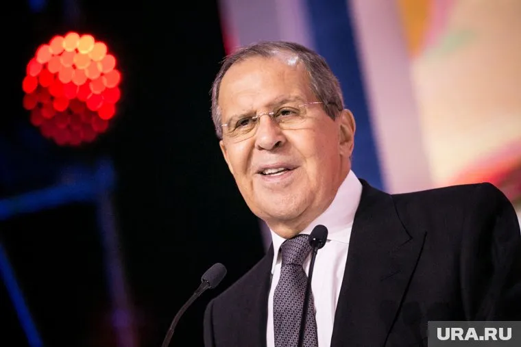 Лавров заявил, что не читает английских газет