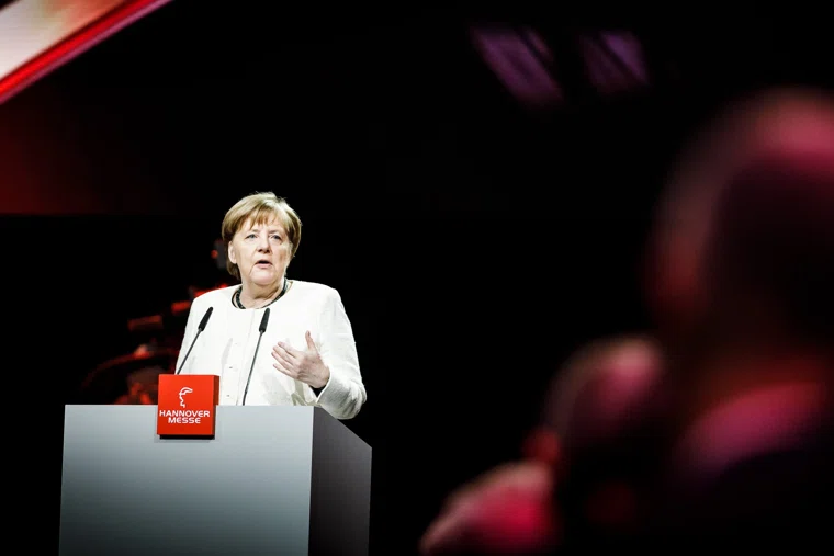 Меркель также отвергла обвинения в сторону Виктора Орбана