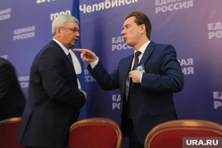 Владимир Бурматов (справа) собирает челябинскую элиту, которая сформирует власть в регионе