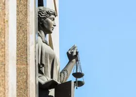 «Фонбет» подал в суд на Сергея Анохина