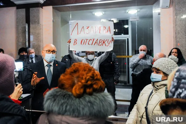 Последним ярким событием ушедшего года стал провалившийся бунт антиваксеров