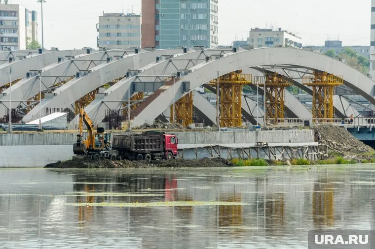 Гигантский долгострой в центре Челябинска прозвали «ребрами Дубровского»