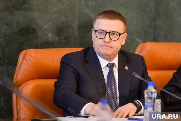 Губернатор потребовал в первую очередь подключать к теплу школы и больницы