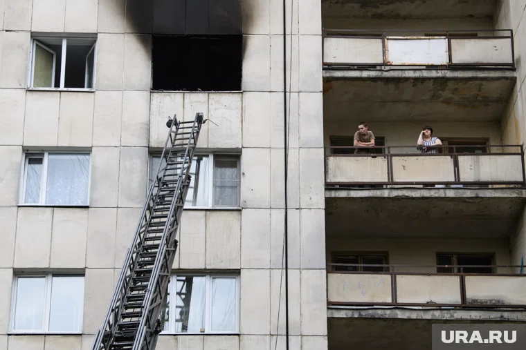 Пожар произошел в квартире на пятом этаже