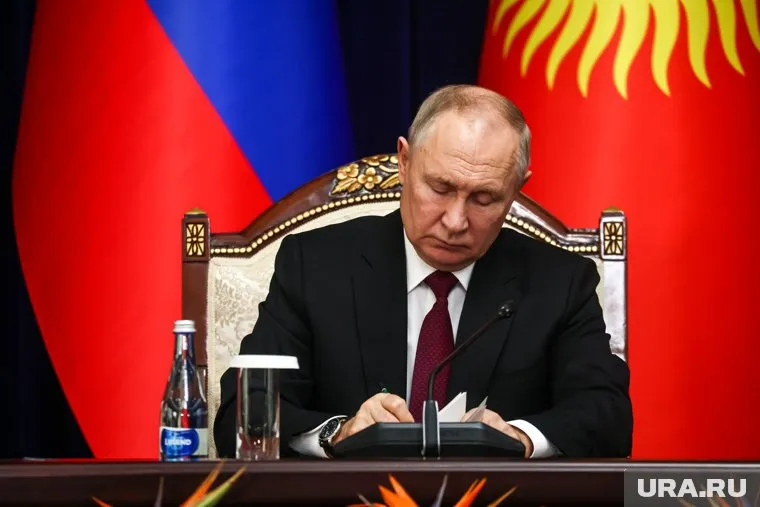 Путин подписал закон об уточнении правил обращения лекарств в рамках ЕАЭС
