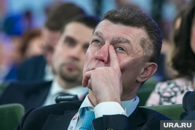 Через полтора года в России увеличат минимальный размер зарплаты, сказал глава Минтруда Максим Топилин