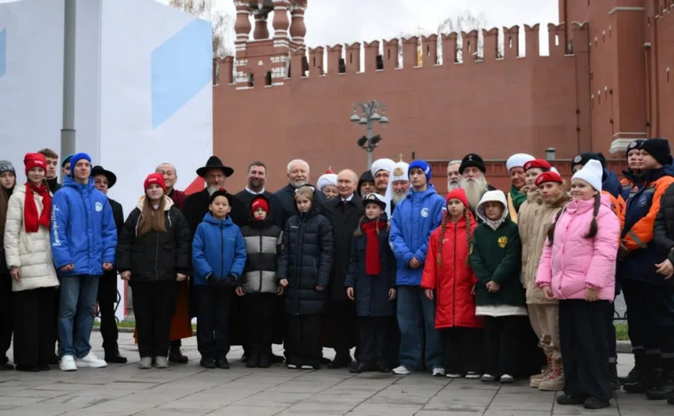 Владимир Путин встретился с детьми военнослужащих СВО