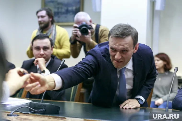 Алексея Навального обвинил единомышленника в защите начальства