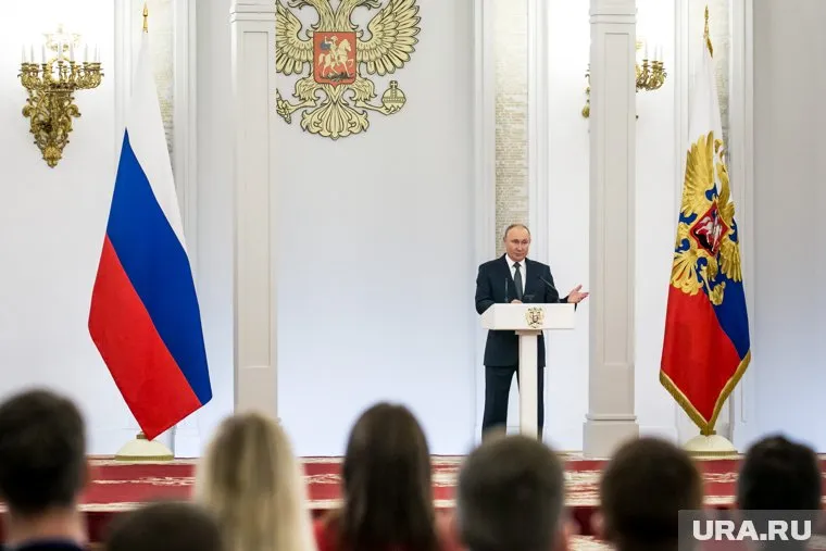 Владимир Путин ревакцинируется после того, как врачи дадут добро
