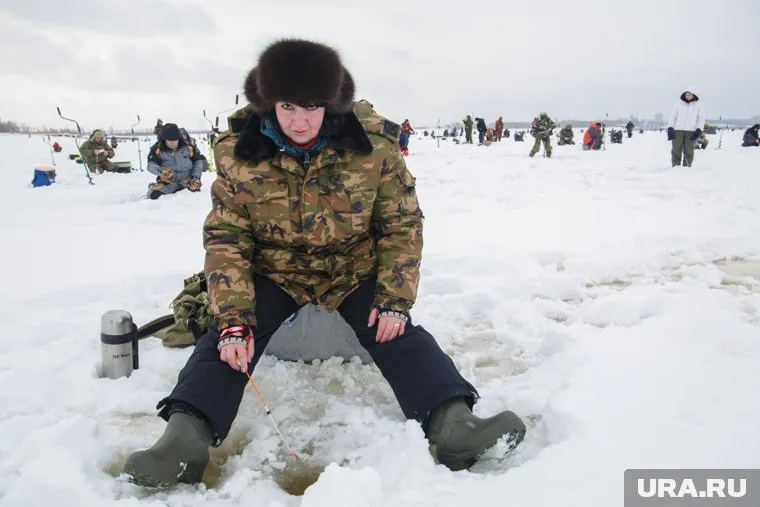 На лед Чусовой выйдут десятки рыбаков