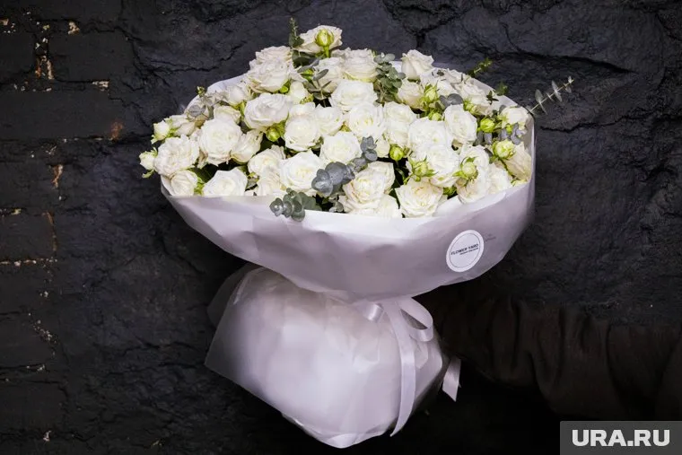 В Сургуте мужчины устроили драку из-за букета цветов