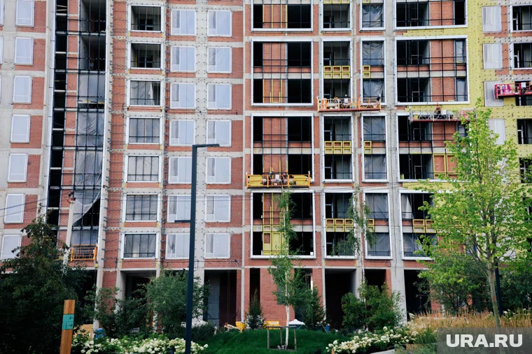 Зумеры осознанно отказываются от собственного жилья, предпочитая аренду, заявил Алексей Бондарев