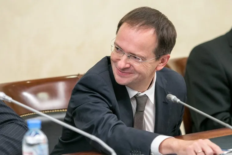 Круглый стол "Великие люди России" в Общественной Палате РФ, посвященный общественной инициативе о присвоении имен великих соотечественников аэропортам России. Москва, мединский владимир