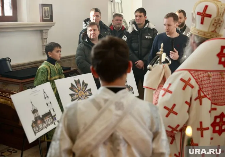 Митрополит Евгений Кульберг проверил проект росписи храма Архангела Михаила