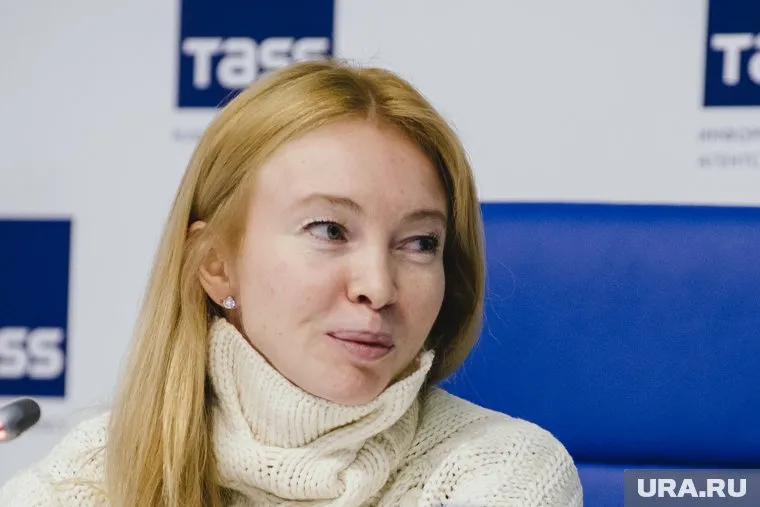 Поклонники выражают надежду на скорейшее выздоровление фигуристки