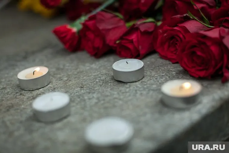 Цветы к бюсту Владимира Петухова возложат представители региональной власти