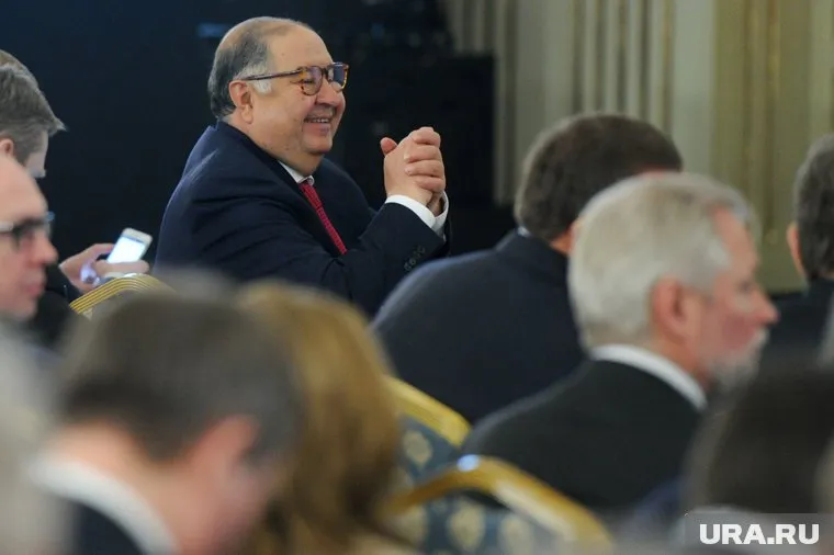 Миллиардер Алишер Усманов вышел в паблик и стал звездой интернета