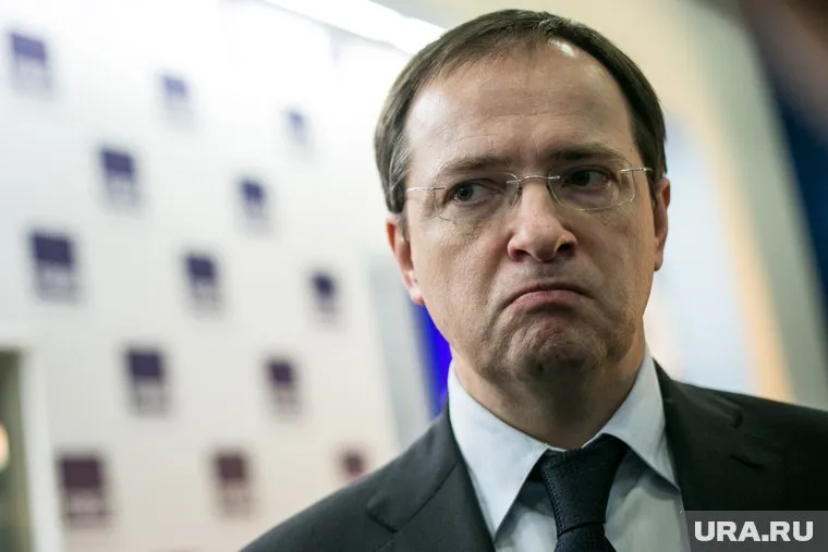 Министр культуры «собирается» в Грецию