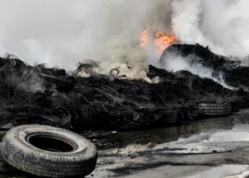 На трассе Тюмень — Омск вспыхнул грузовик, есть пострадавший