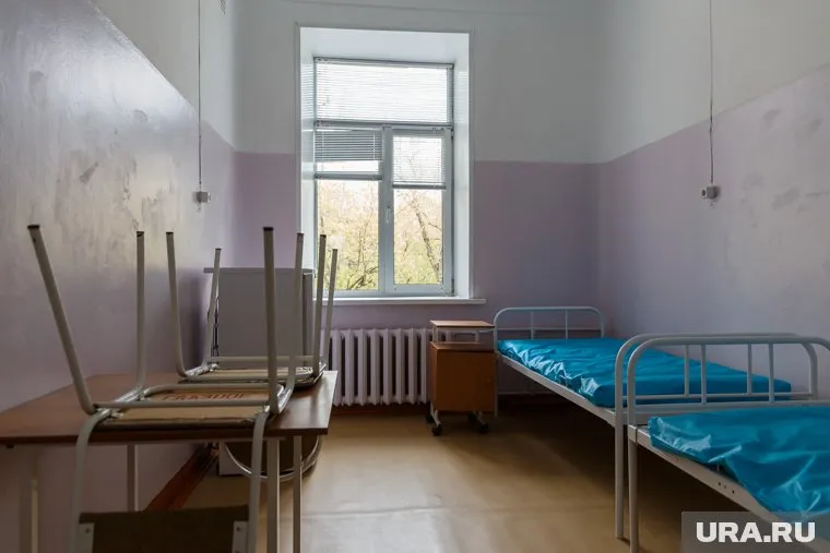 По словам жителей, здание больницы уже начали рушить