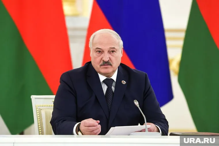 Александр Лукашенко (на фото) провел с Владимиром Путиным телефонные переговоры