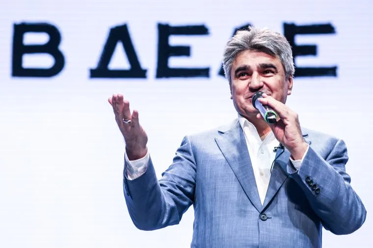 Лидер партии "Новые люди" Алексей Нечаев и министр науки и образования Валерий Фальков на этапе конкурса "Я в деле". Москва