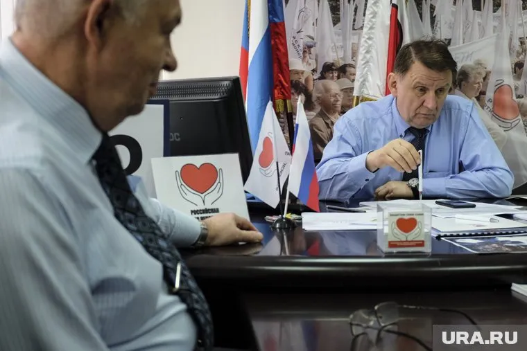 Лидер РППС Владимир Бураков уверен, что продавать знак партии первому встречному - бесчестно