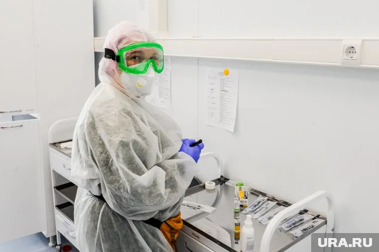 Из —за наплыва пациентов врачи работают круглосуточно (фото из архива)