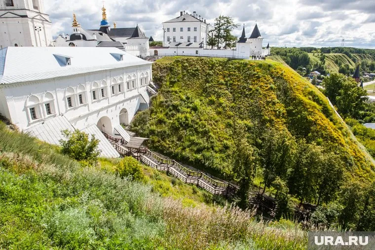 Аптекарский сад находится в непосредственной близости от Тобольского кремля