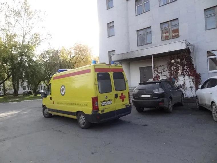 Поджог машин врачей СТС (служба терминальных состояний) нейрохирургии ГКБ 40