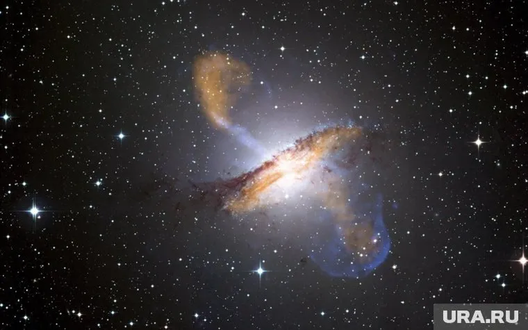 Именно там еще на этапе зарождения наша Вселенная столкнулась с другой