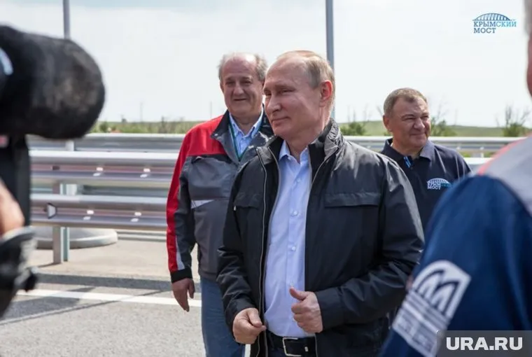 15 мая президент Владимир Путин лично открыл переправу