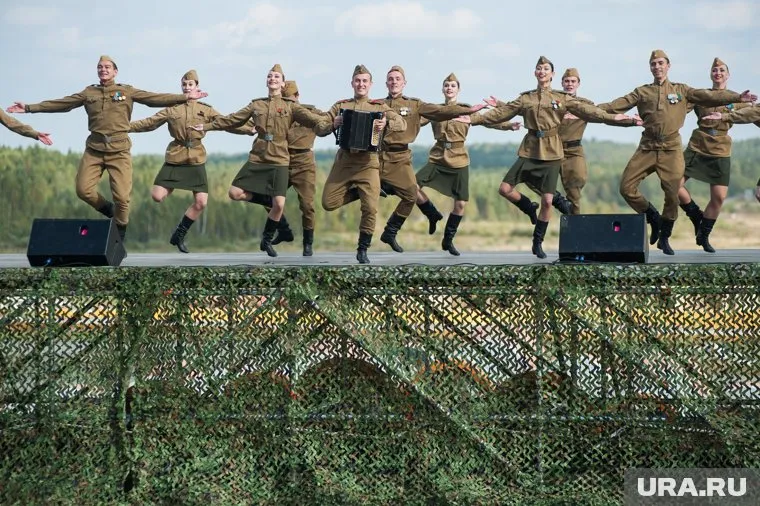 На второй год Дня танкиста можно сказать точно — это не обещанная замена RAE