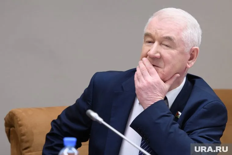 В Салехарде открыли памятник Сергею Корепанову