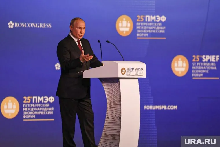 Президент РФ Владимир Путин на цифрах показал, что Россия больше не зависит от западных денег