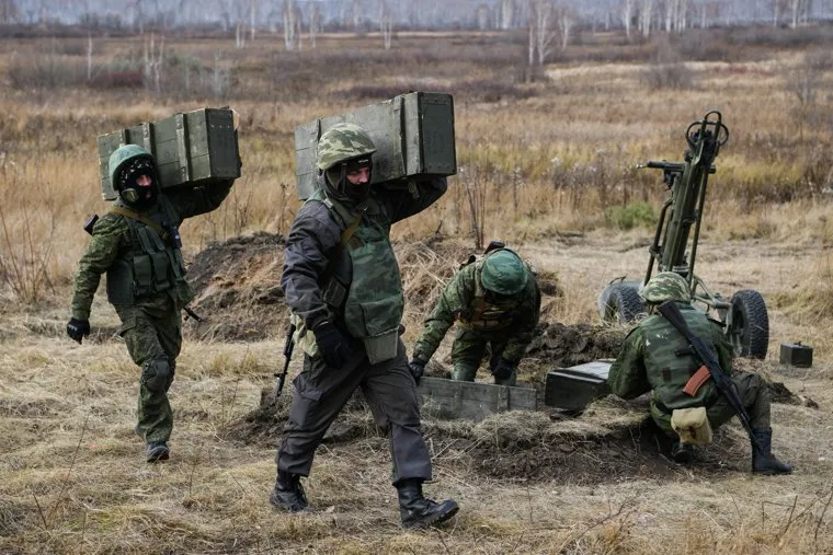 Тренировочные стрельбы мобилизованных с Центрального военного округа на полигоне Еланский. Свердловская область