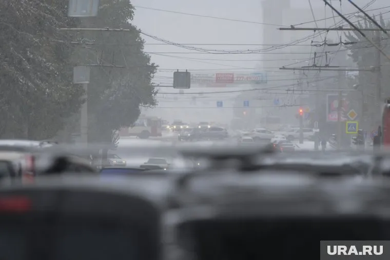 Челябинск завалило снегом