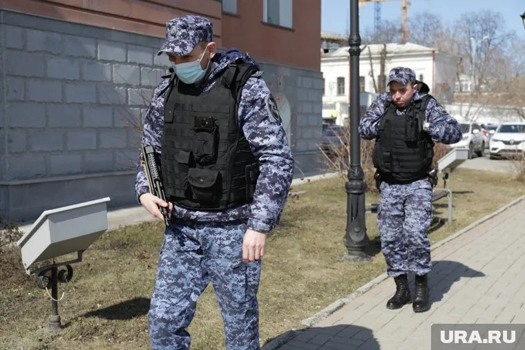 Сотрудники, которые не сделали прививку от коронавируса, жалуются на несправедливое отношение к ним (архивное фото)