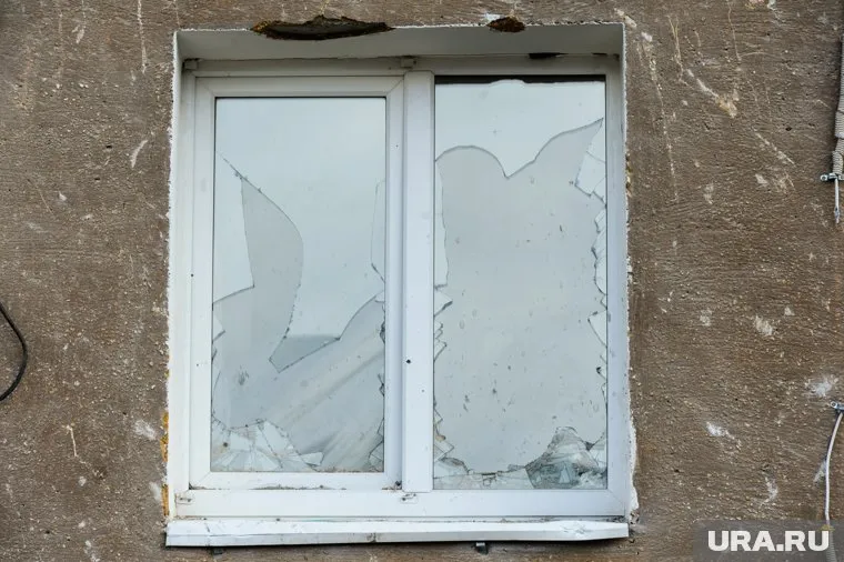 В Ясиноватой холодно и сыро, а у жителей нет крыши и окон. Фото из архива