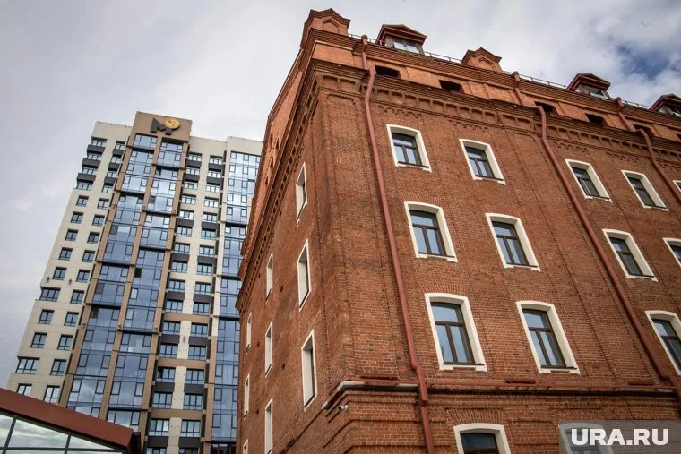 Квартира расположена элитном доме на берегу Исети