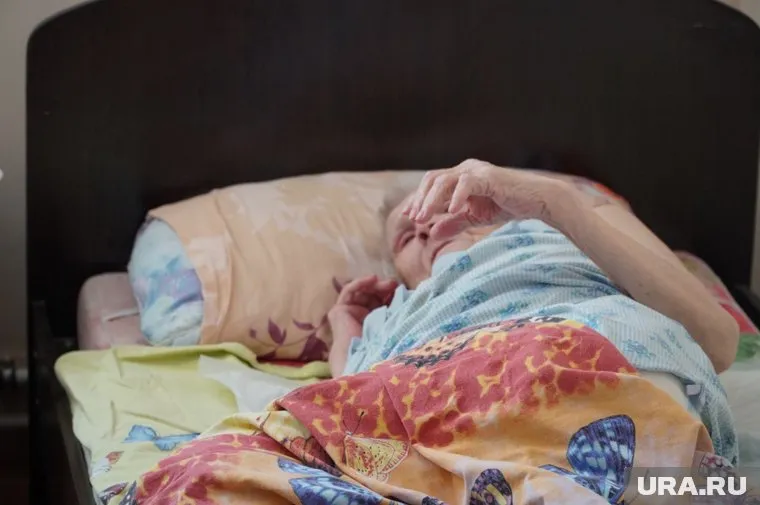 Руководство дома престарелых заподозрили в издевательствах над стариками