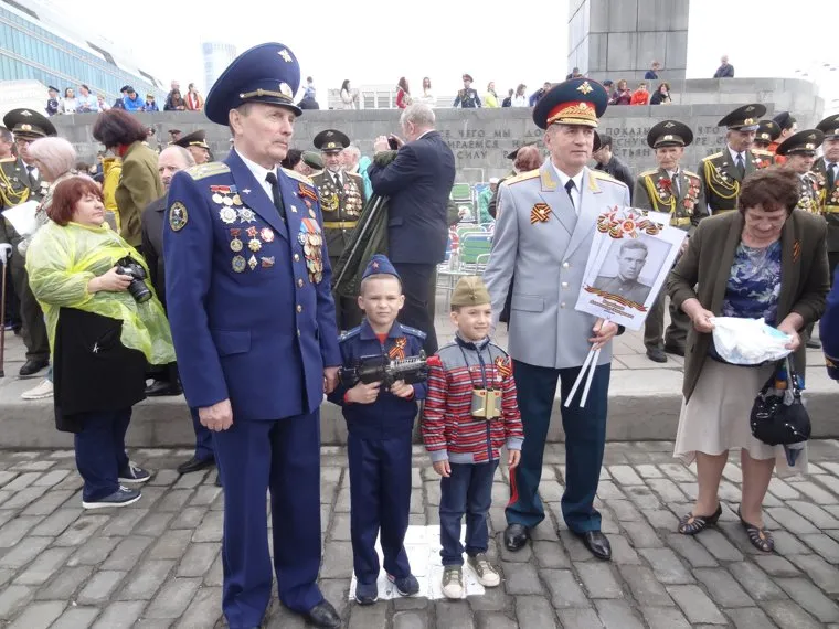 Парад Победы и Бессмертный полк Екатеринбург ДОБАВКА