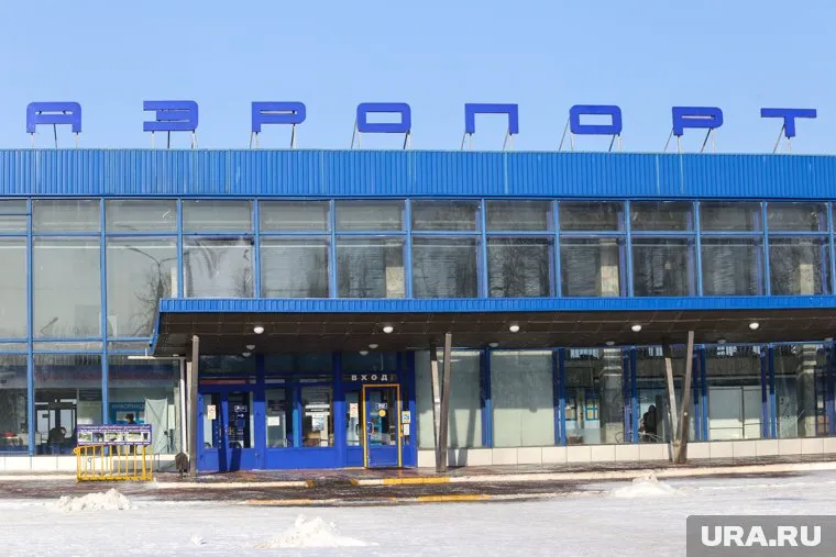 15 июня здание аэропорта приняло почти 250 пассажиров