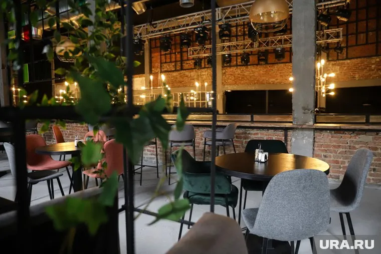 Бар часто попадал в скандалы в 2022 году