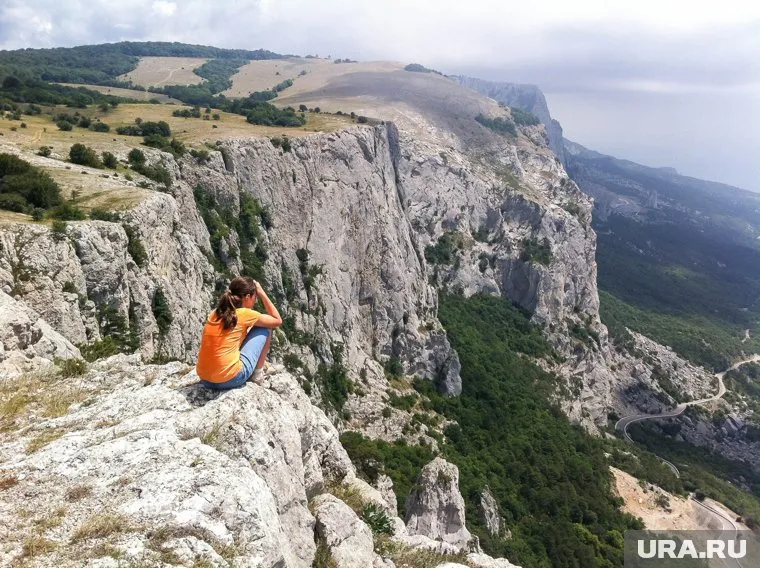 Плуостров подвергся «химической атаке»