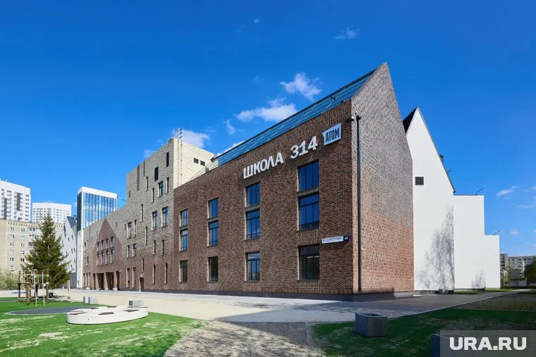 Площадка подходит для проведения форумов, спортивных соревнований, концертов и масштабных лекций