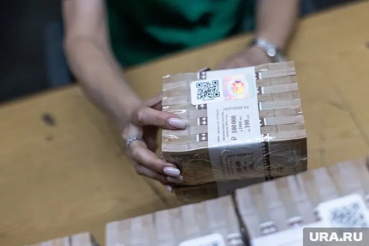 В Хабаровске ищут мужчину, ограбившего офис банка