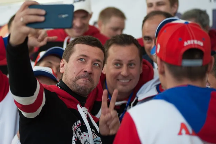 IV благотворительный хоккейный "Матч звезд" в КРК "Уралец". Екатеринбург